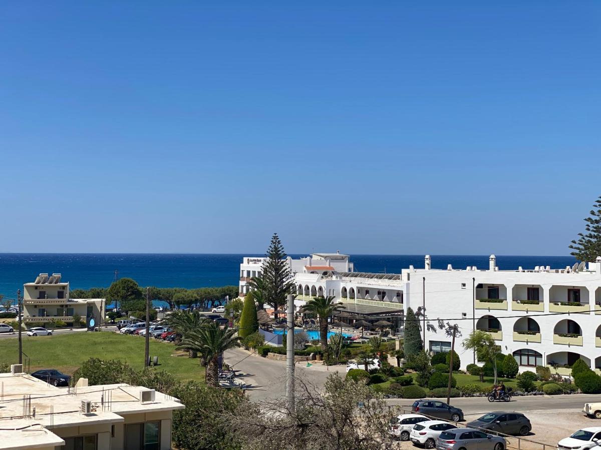 Zambia Apartments Плакиас Екстериор снимка